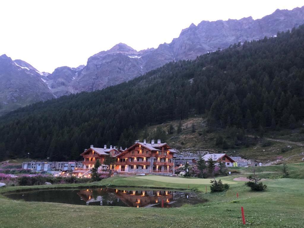 3 Chalets Aparthotel Брей-Червінія Екстер'єр фото